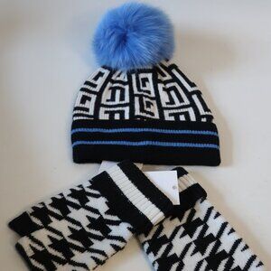 NWT Bloomingdale's Black Blue 2Pc Fur Pompom Beanie Hat Fingerless Gloves OS